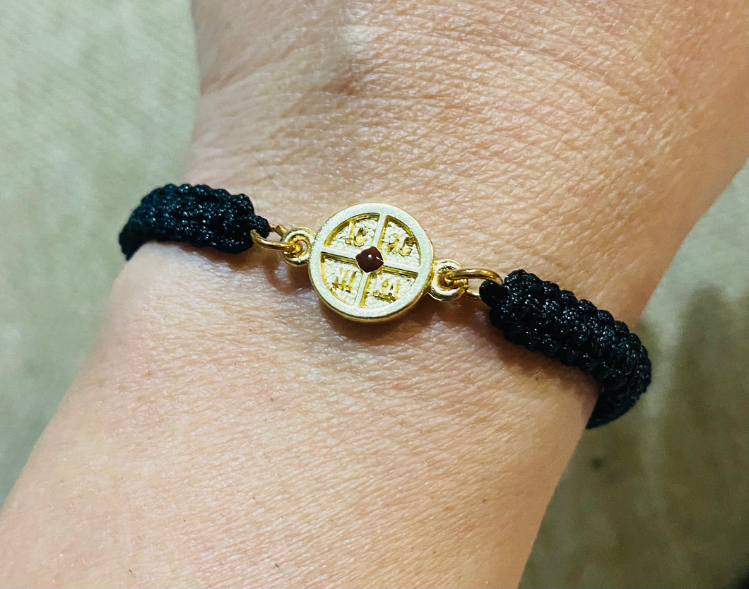 ‘Jesus conquers all’ bracelet